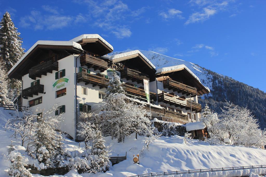 Hotel Jaegerhof San Leonardo in Passiria Exterior photo